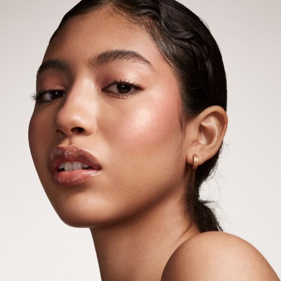 FENTY      SKINSTICK     FACE YACHT